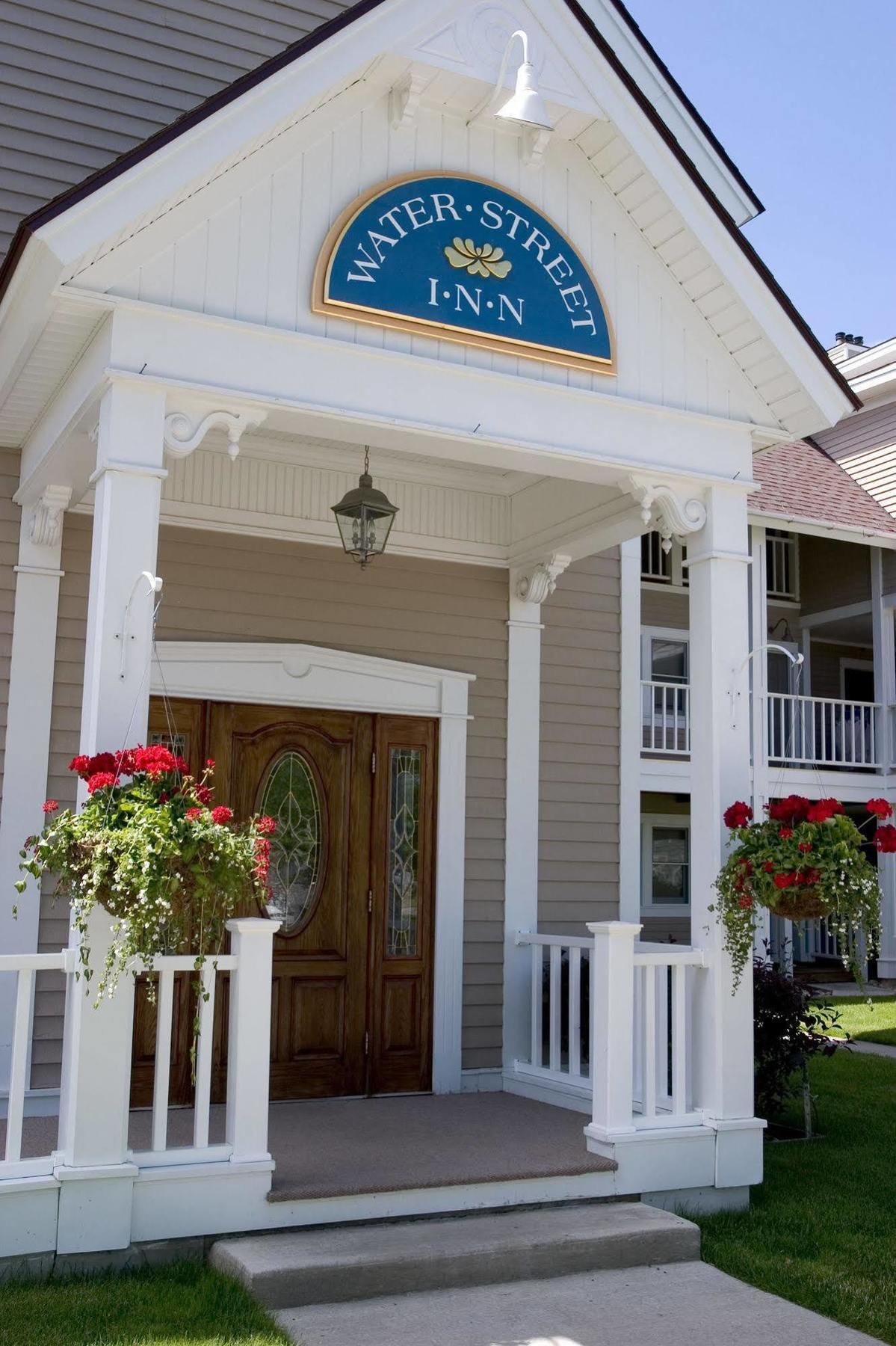 Water Street Inn Бойн-Сити Экстерьер фото